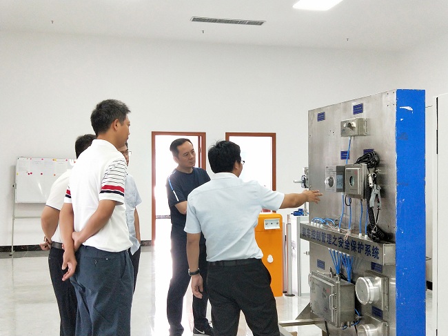 熱烈歡迎山東榮信集團領導蒞臨深奧圖總部洽談合作